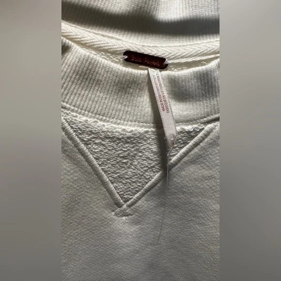 Free People Baby Doll Oversized White Sweatshirt. Size M - Picture 5 of 6